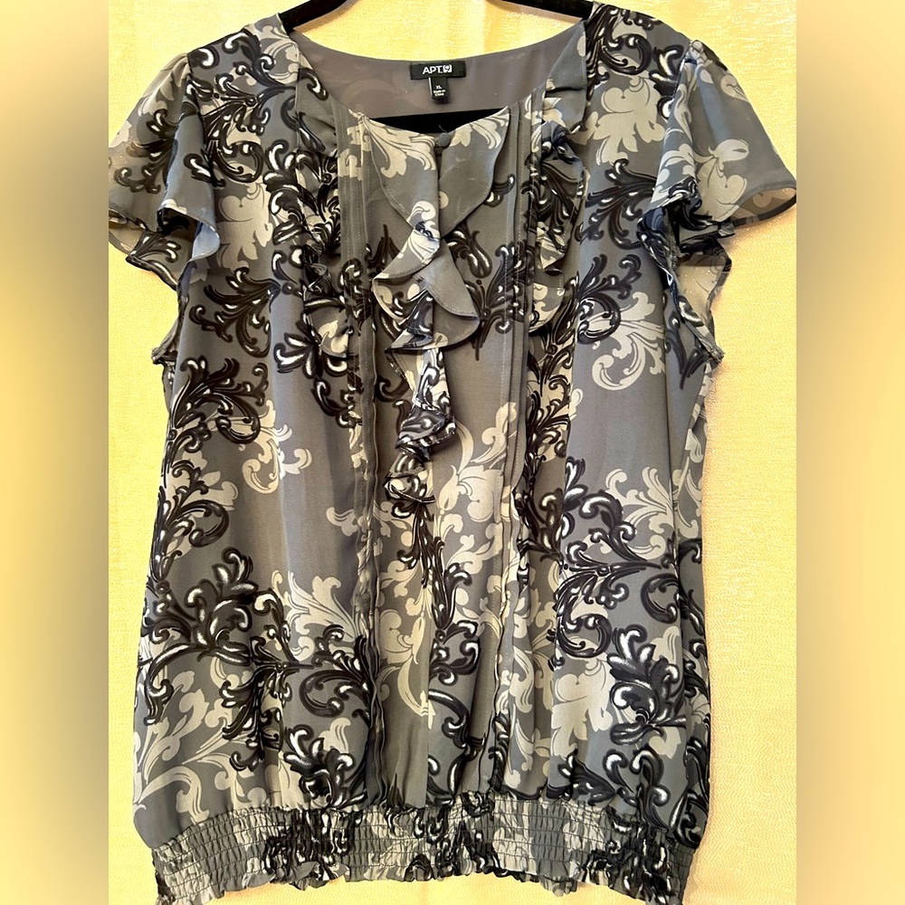 Apt. 9 short sleeve blouse sz. XL